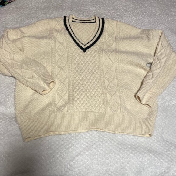 Academia V Neck Tennis Sweater Med White Cricket Cable Hand Knit - Picture 3 of 3